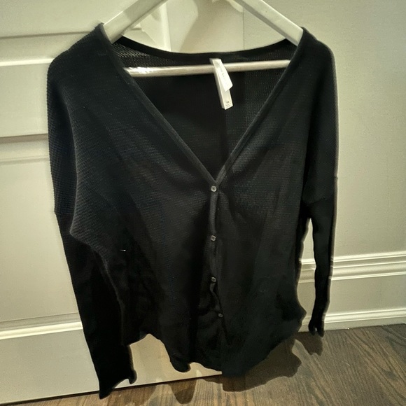 Black Long Sleeve - Picture 4 of 4